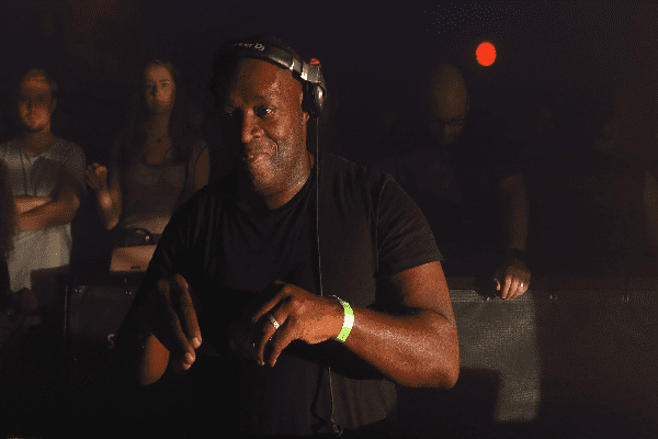 Kevin Saunderson Live Classics & Techno Audio & Video 32GB USB SPECIAL Compilation (1988 - 2025)
