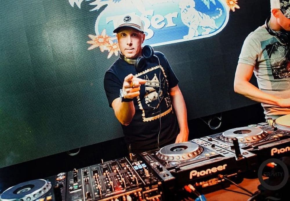 Krafty Kuts Live Audio & Video Breaks DJ-Sets 32GB  USB SPECIAL Compilation (2001 - 2021)