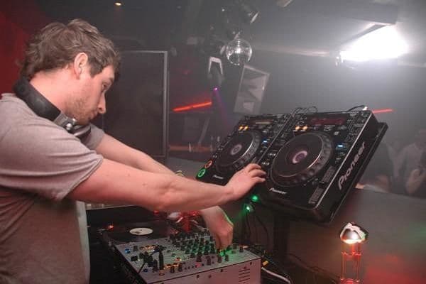 Max Cooper Live Minimal & Techno DJ-Sets Compilation (2011 - 2013)
