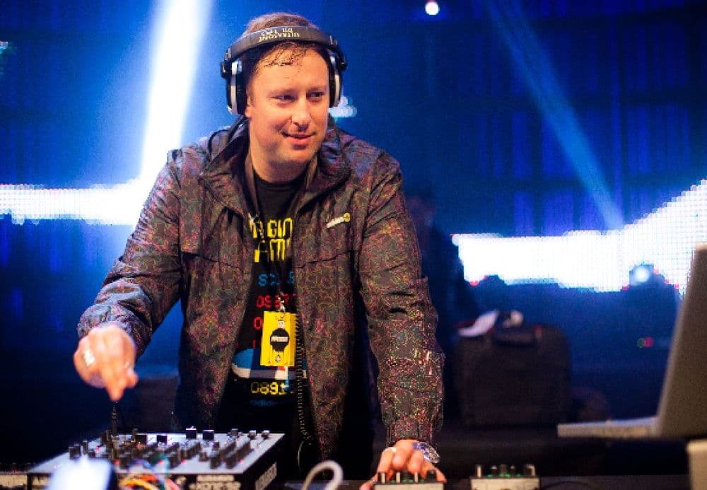 UMEK Live Minimal Techno & Tech House DJ-Sets 32GB USB SPECIAL Compilation (1998 - 2025)