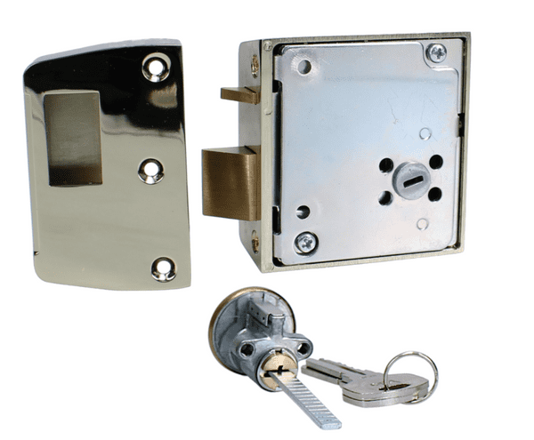 Yale P1 Auto Deadlocking Nightlatch £46.00 - Next Day Delivery