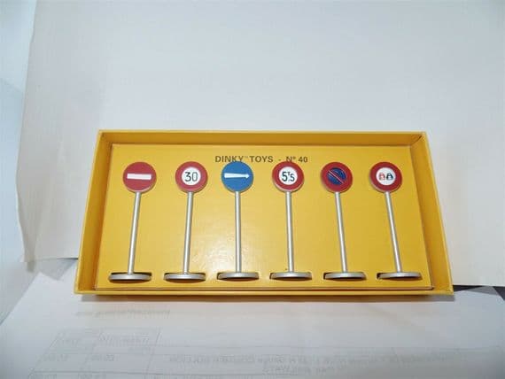 Atlas French Dinky 40 6 PIECE SET OF ROAD SIGNS