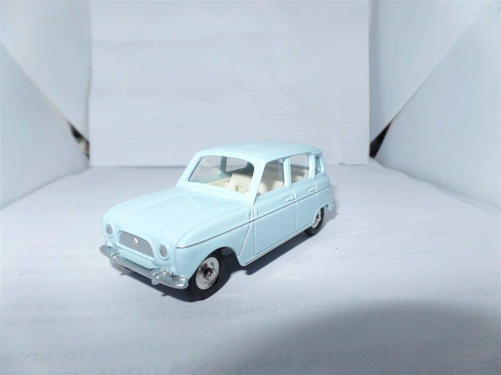 Dinky Toys Renault 4L Bleue - Modèle Miniature Vintage, Référence 518