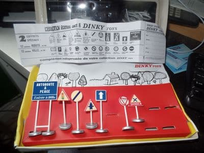 Atlas French Dinky 593 Set of 12 French Road Signs - Part Set