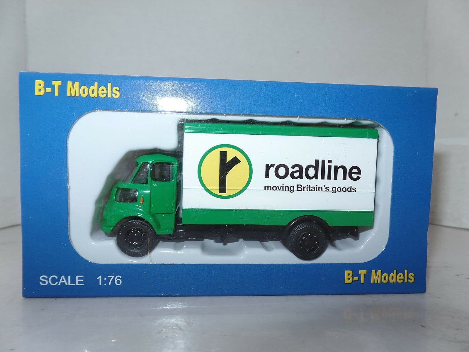 B T Models DB-12 DB12 1/76 OO Scale Leyland FG Van - Roadline