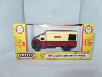Classix EM7612A 1/76 OO Scale Austin K2 Panel Van British Railways Northern