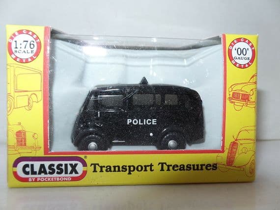 Classix EM76616 1/76 OO Scale Austin 101 J Van Estate Police Roof Sign
