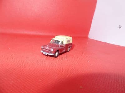 Classix EM76629 1/76 OO Scale Morris Minor 1000 Van British Rail Maroon & Cream UB