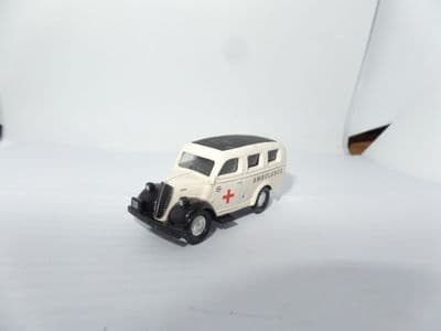 Classix EM76651 1/76 OO Scale Ford Thames E83W Ambulance Red Cross UB