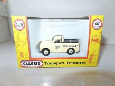 Classix EM76652 1/76 OO Scale Morris Minor 1000 Pick Up Cream Cover Brook Sons