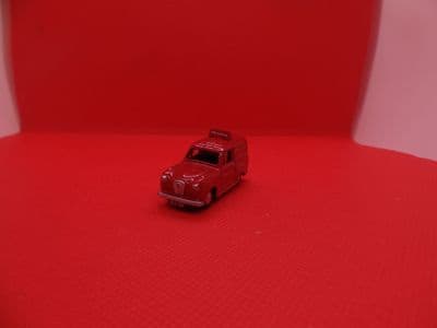 Classix EM76662 1/76 OO Scale Austin A30 Van County Fire Service - Roof Sign UB