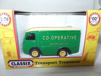 Classix EM76671 1/76 OO Scale NCB Electric Milk Float COOP Bread Bakery