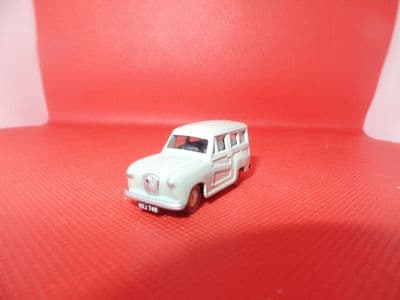 Classix EM76857 1/76 OO Scale Austin A30 Estate Light Tintern Green UB