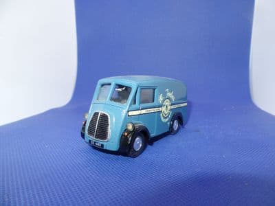 Corgi  97765 1/43 Scale Morris J Van  W Forbes Groceries Strathblair UB