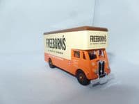 Corgi Lledo Trackside DG146018 1/76 OO SCale  Guy Pantechnicon FREEBORN'S Removals