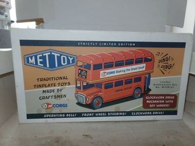 Corgi Mettoy MT00101 1/35 Scale Tin Plate London Transport Routemaster Bus 8A