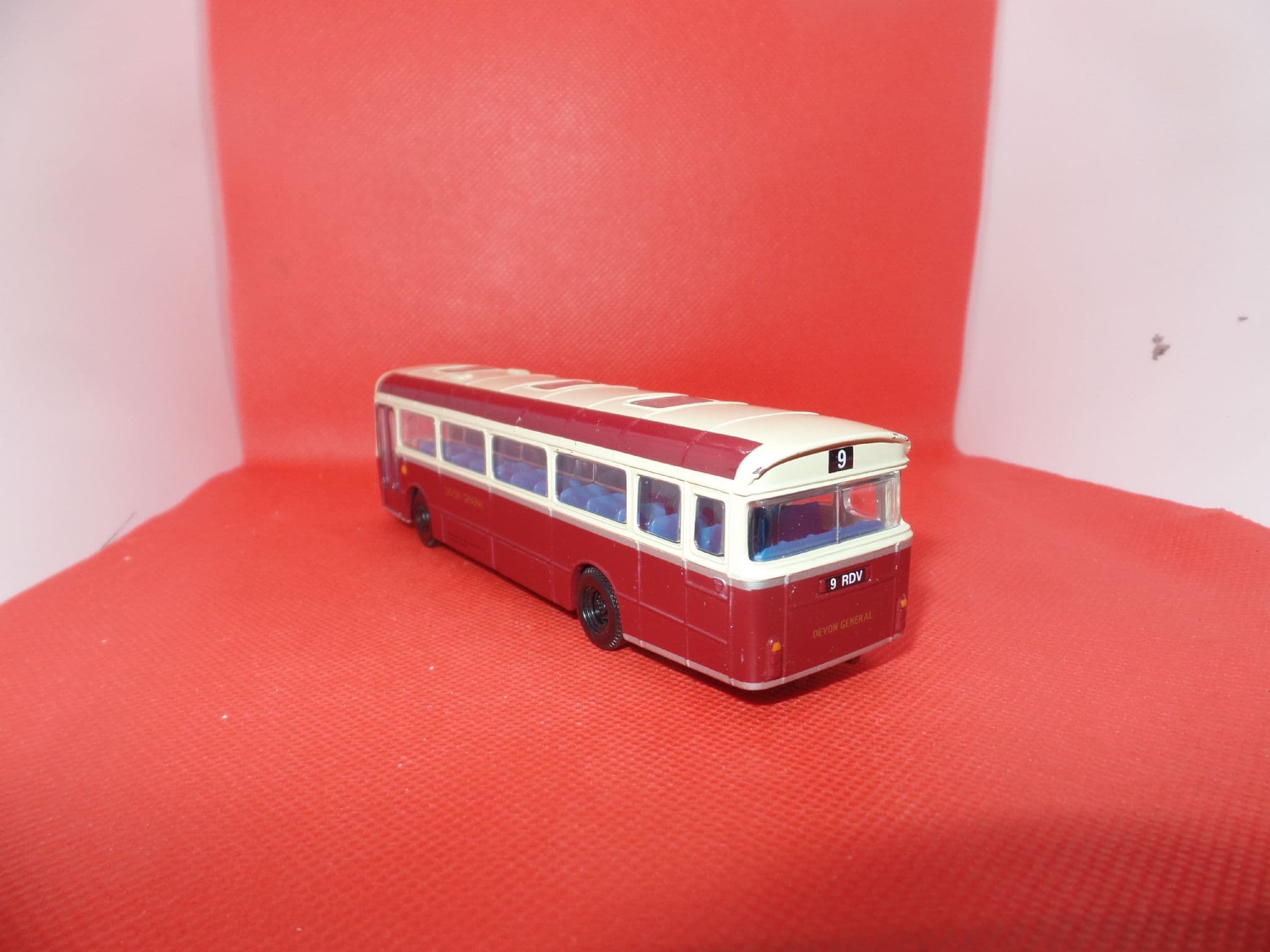 Corgi OOC 97900 AEC Reliance Bus Devon General Sidmouth UB CHIP
