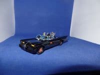 CORGI RT26701 267 1/46 Scale Batmobile with Batman and Robin