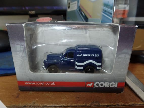 Corgi Trackside DG211006 Morris Minor 1000 Van MacFisheries Mac Fisheries