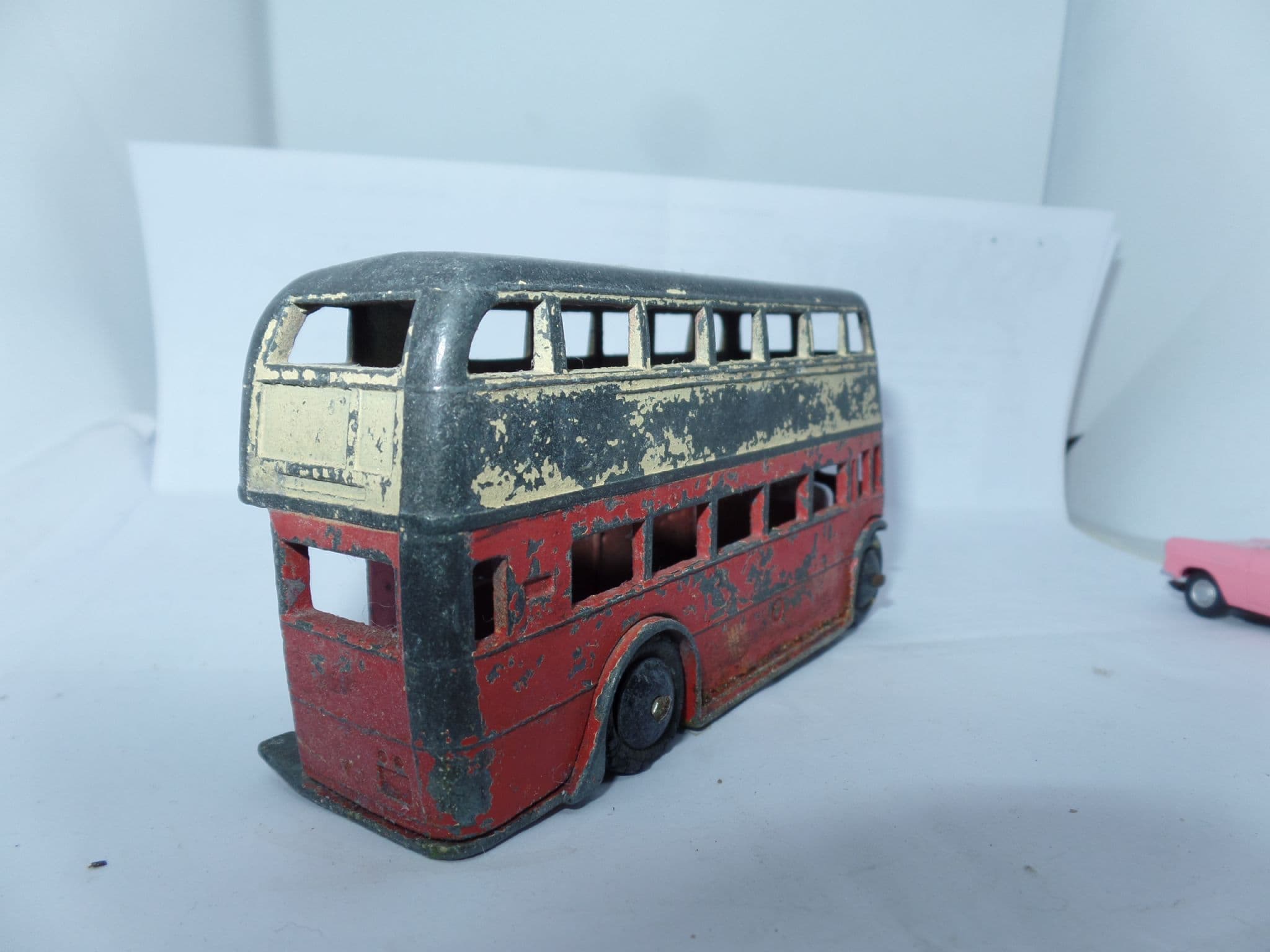 Dinky 29C / 290 Bus Red & Cream Paint Loss AEC Radiator with Roofbox UB