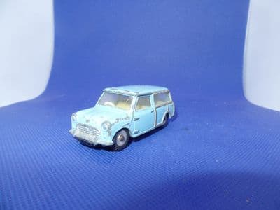 DINKY TOYS 199  ORIGINAL VINTAGE DIECAST AUSTIN MINI SEVEN COUNTRYMAN BLUE c.1960