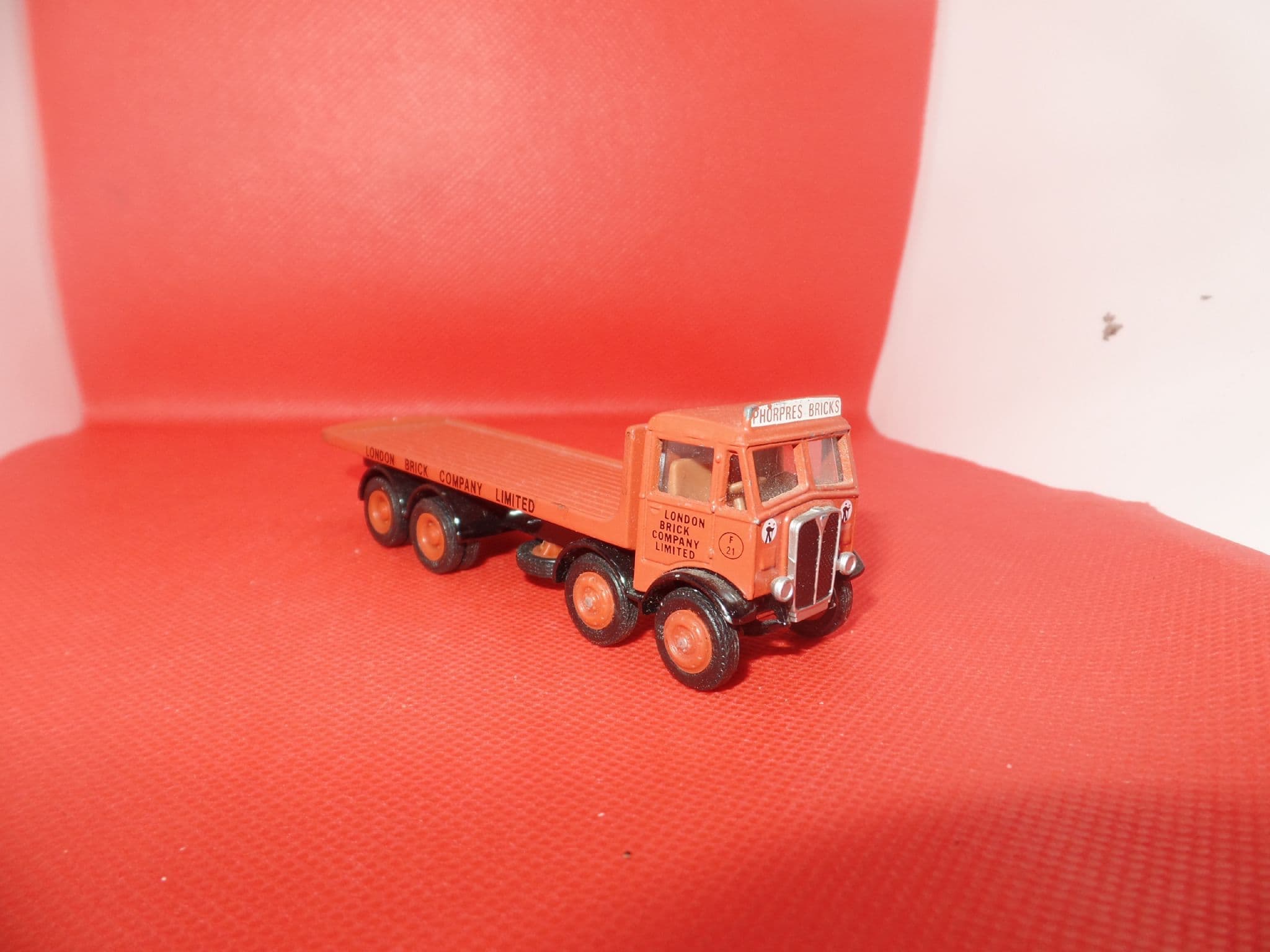 EFE 10402 AEC Mammoth Major 3 Axle Flatbed Lorry London Brick Company ...