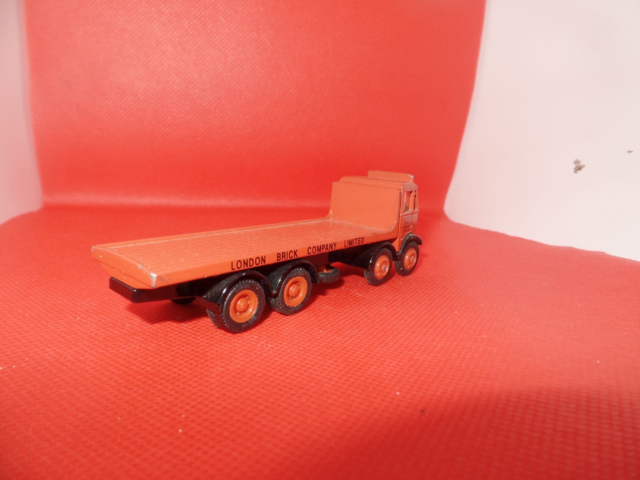 EFE 10402 AEC Mammoth Major 3 Axle Flatbed Lorry London Brick Company ...