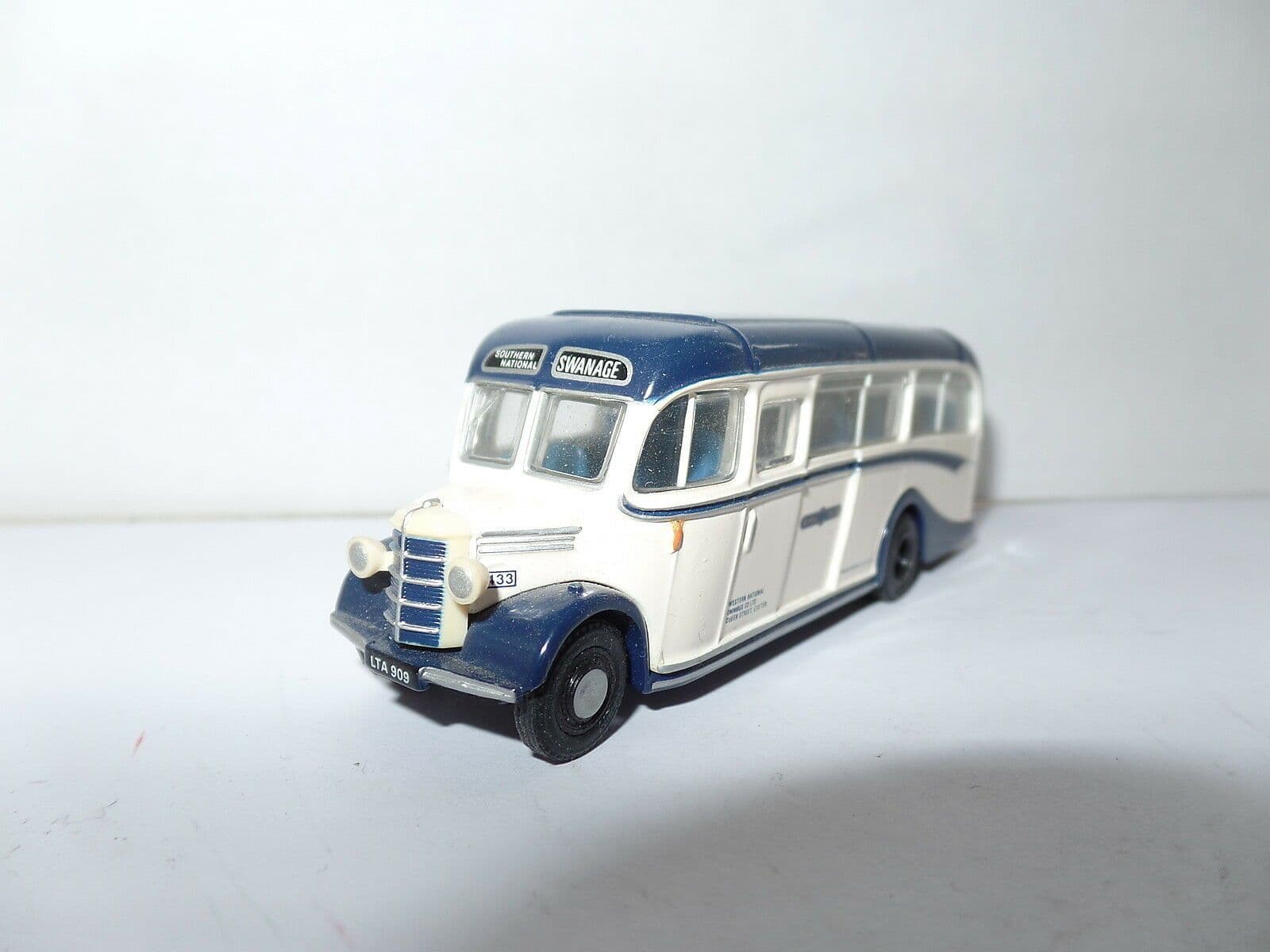 EFE 20102 Bedford OB Bus Coach Royal Blue Swanage MIB