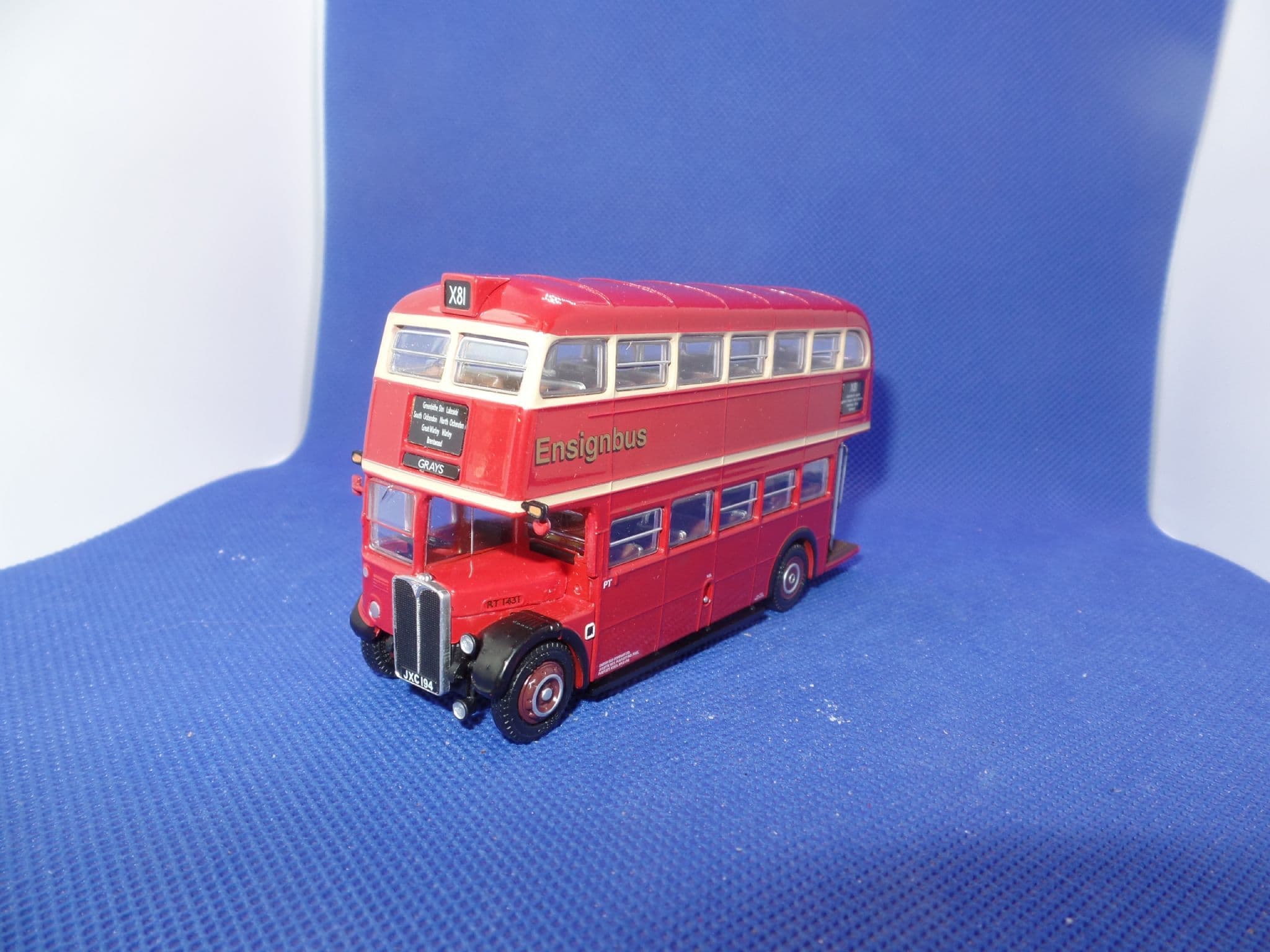 EFE 99943 AEC Cravens Bodied RT Bus Set Ensign Ensignbus Red & Green X81