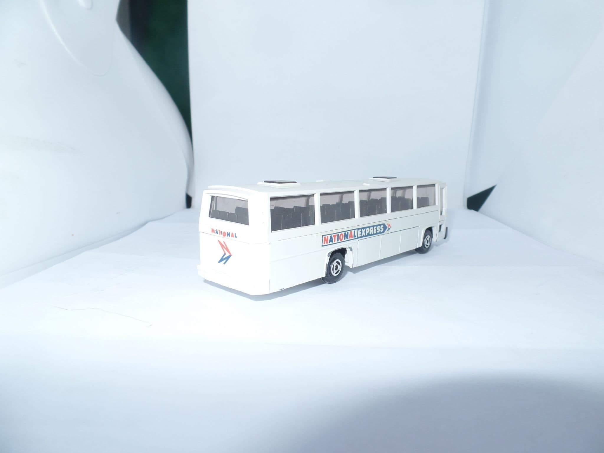 EFSI Holland 1/87 HO Volvo Coach National Express UB