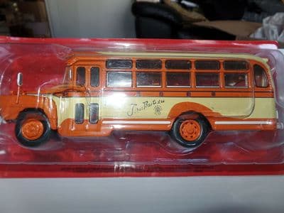 IXO Hachette HC12 1/43 Scale Bus Isuzu BXD-30  Japan - 1962
