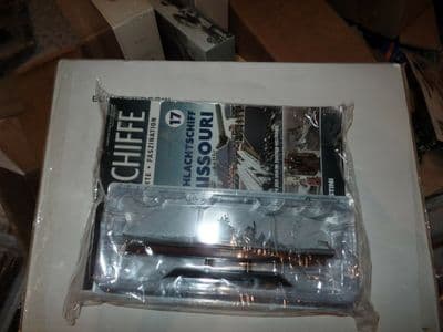 KZ17 Atlas DeAgostini 1/1250 Scale American USA Missouri Battleship 1944