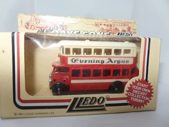 Lledo DG015 AEC Regent Bus Brighton & Hove Evening Argus