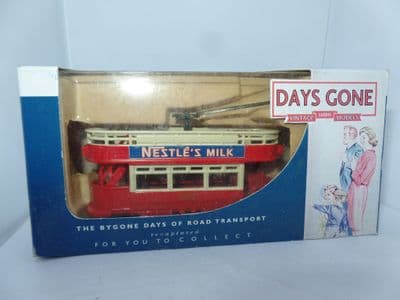 Lledo DG109000 Dick Kerr Tram London Transport  50 Westminster Nestles Milk