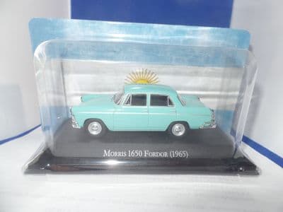 LX82 1/43 SCALE Morris Fordor Oxford made in Argentina 1965 Green