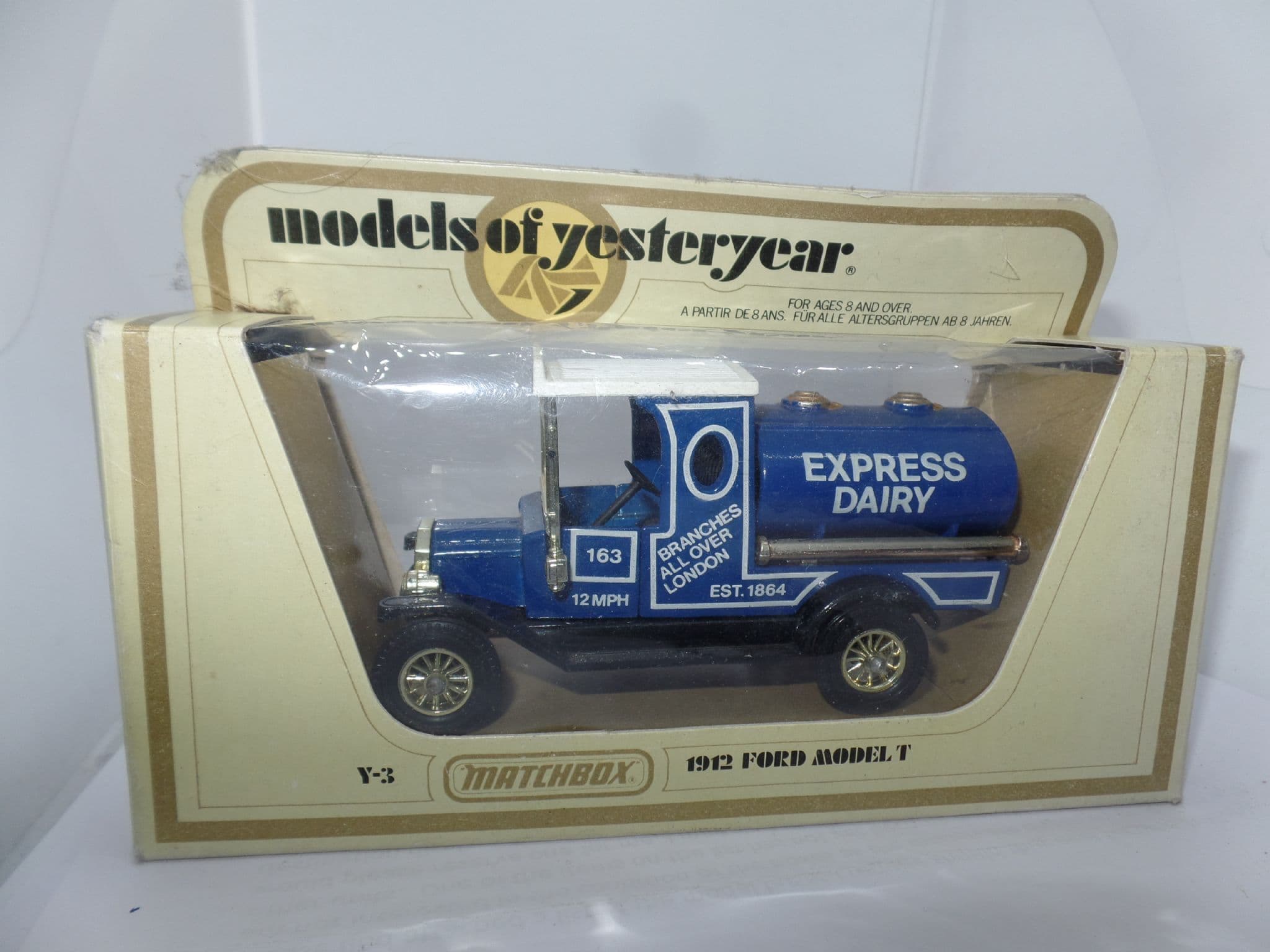Matchbox Models of Yesteryear Y3 1912 Ford Model T Van 1912 Express