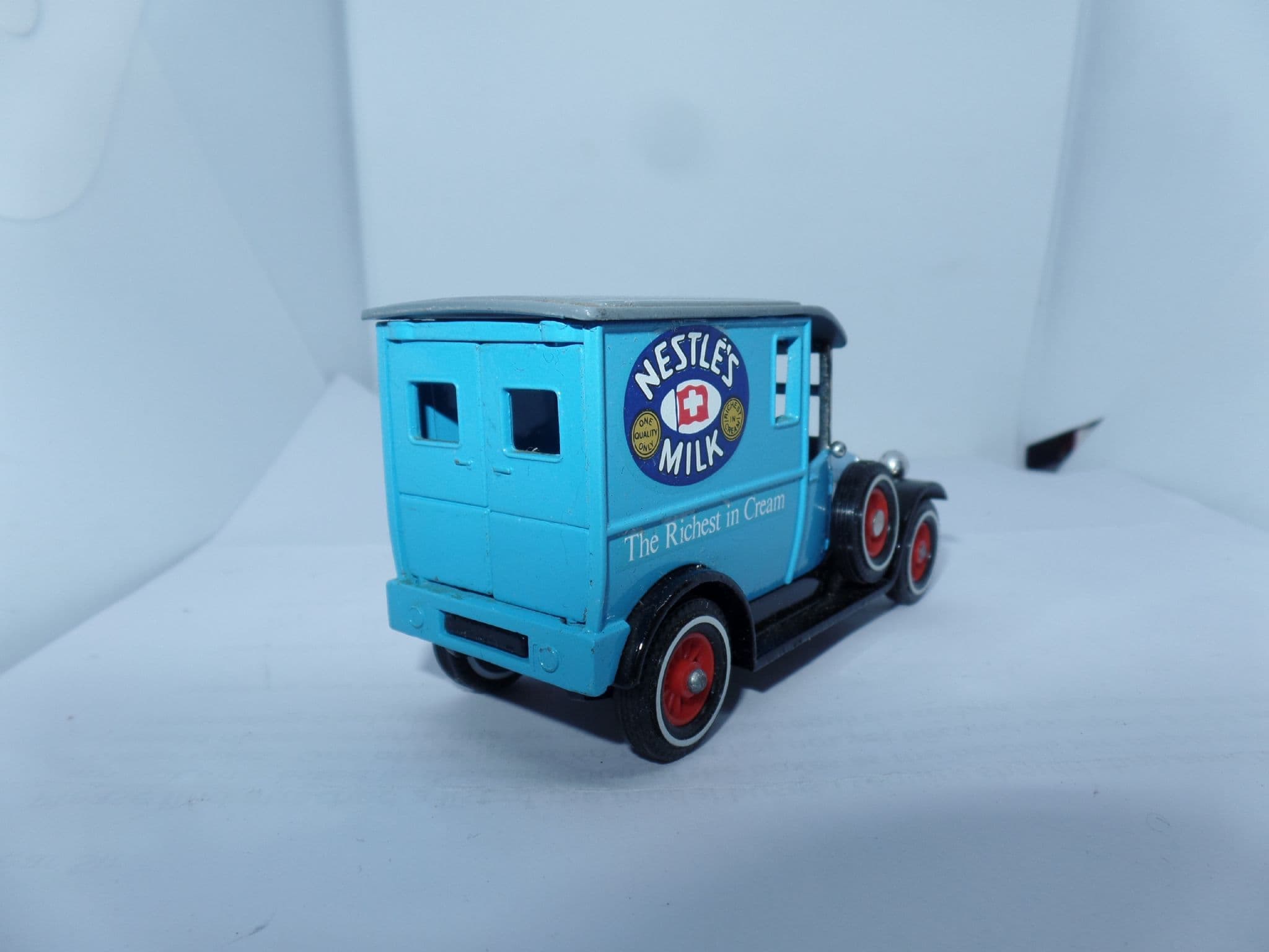 Matchbox Appx 9.5cm Long Y-5 - 1927 Talbot Van (Beescott Livery
