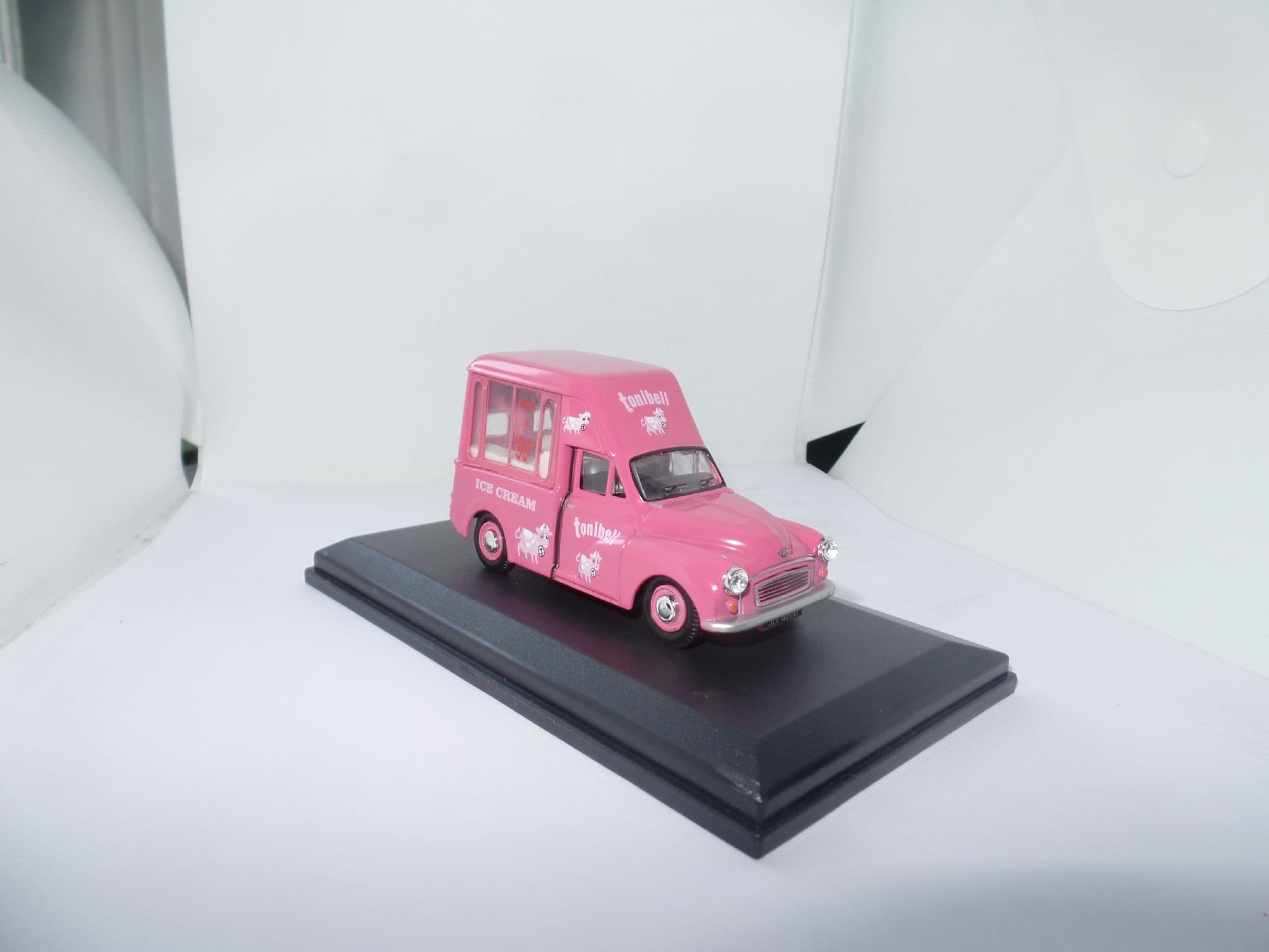 オックスフォード_オースチンミニ_1/43_アイスクリームバン_tonibell オックスフォード_オースチンミニ_1/43_アイスクリームバン_