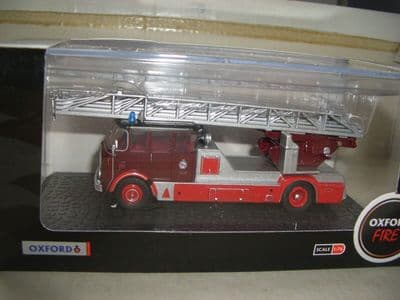 Oxford 76AM002 AM002 1/76 OO Scale AEC Mercury TL Fire Engine Newcastle Brigade