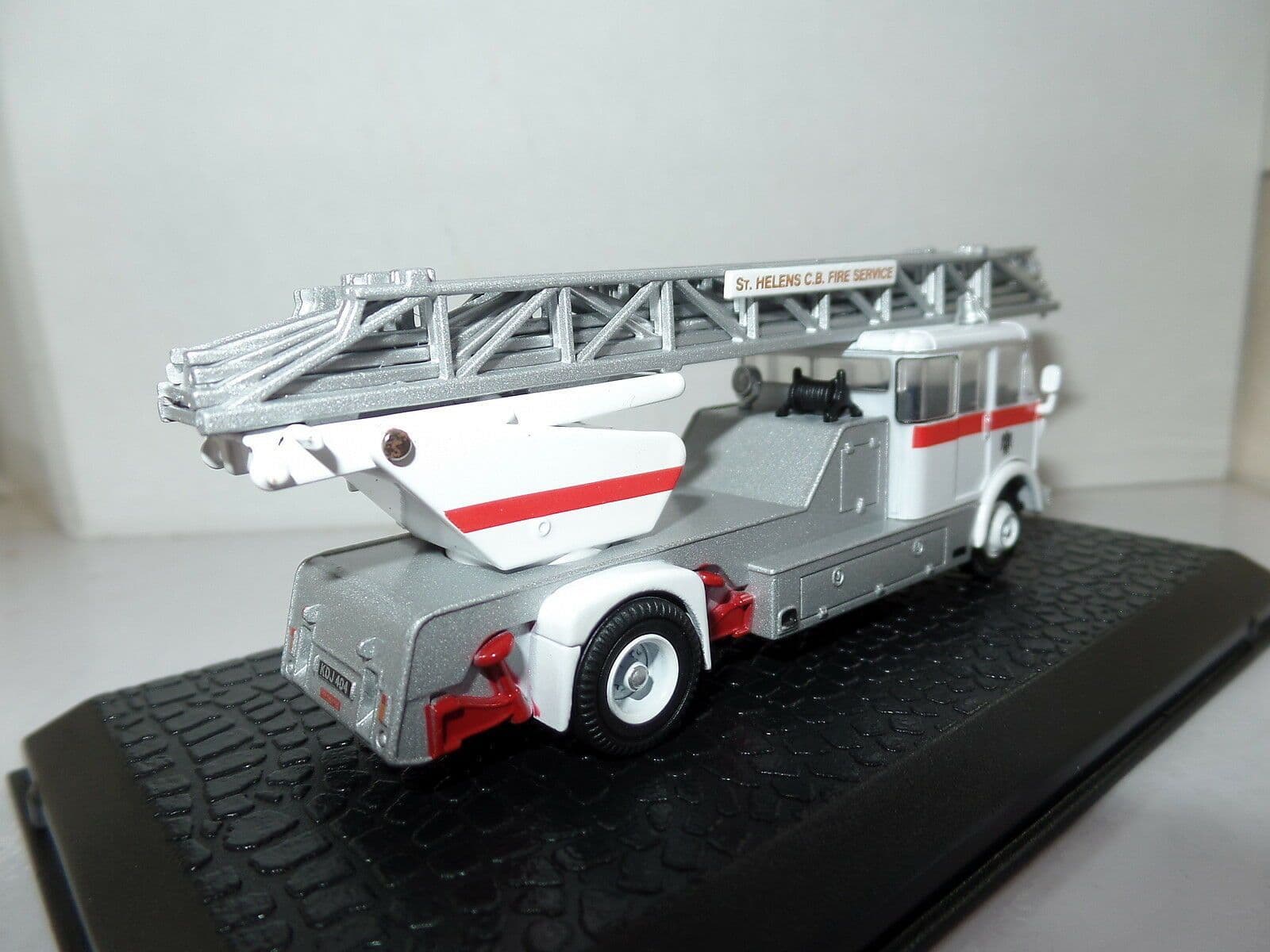 Oxford 76AM006 AM006 1/76 OO Scale AEC Mercury TL Fire Engine St Helens ...