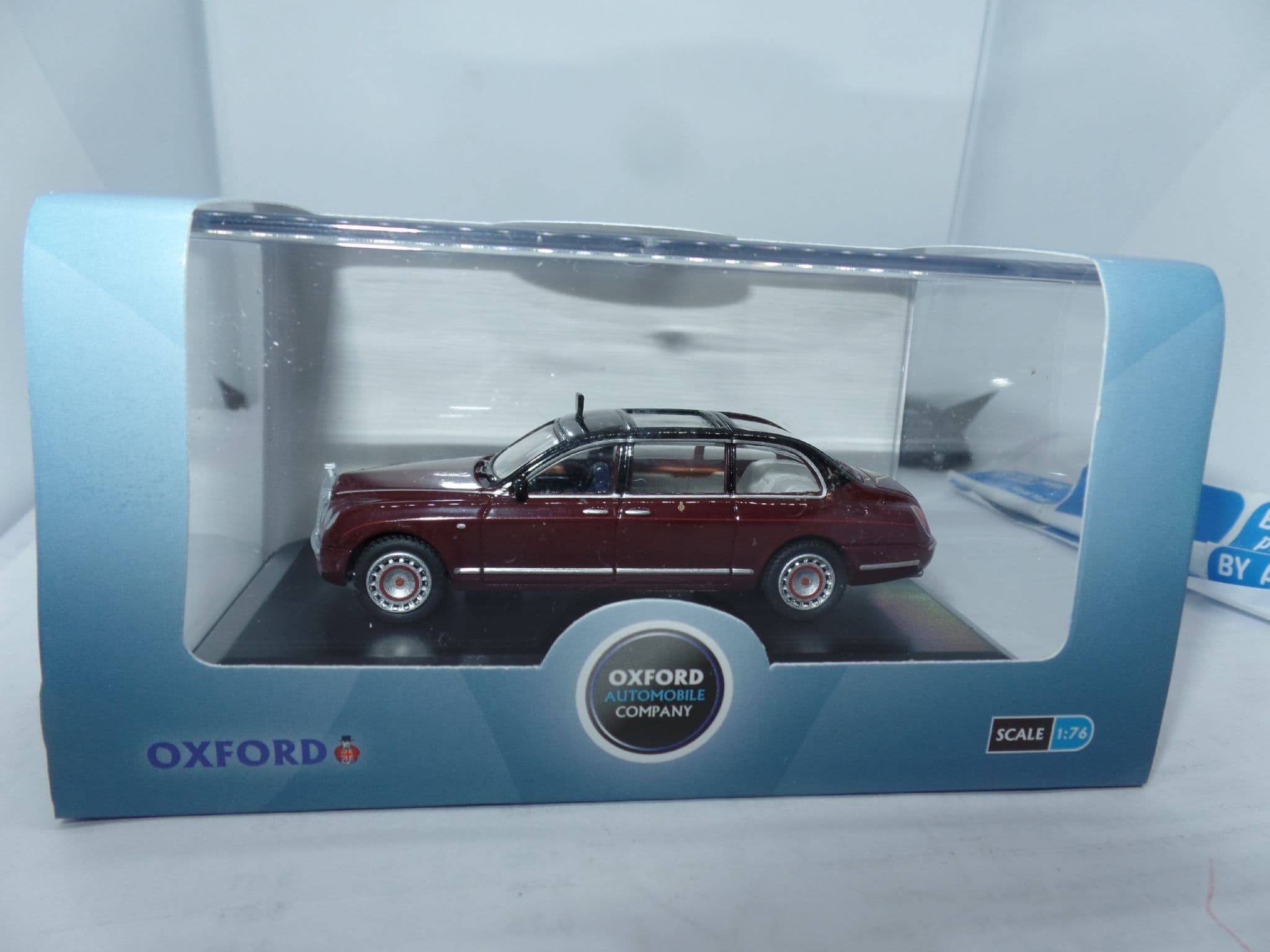 1/18 Minichamps 2002 Queen Bentley State Limousine Diecast