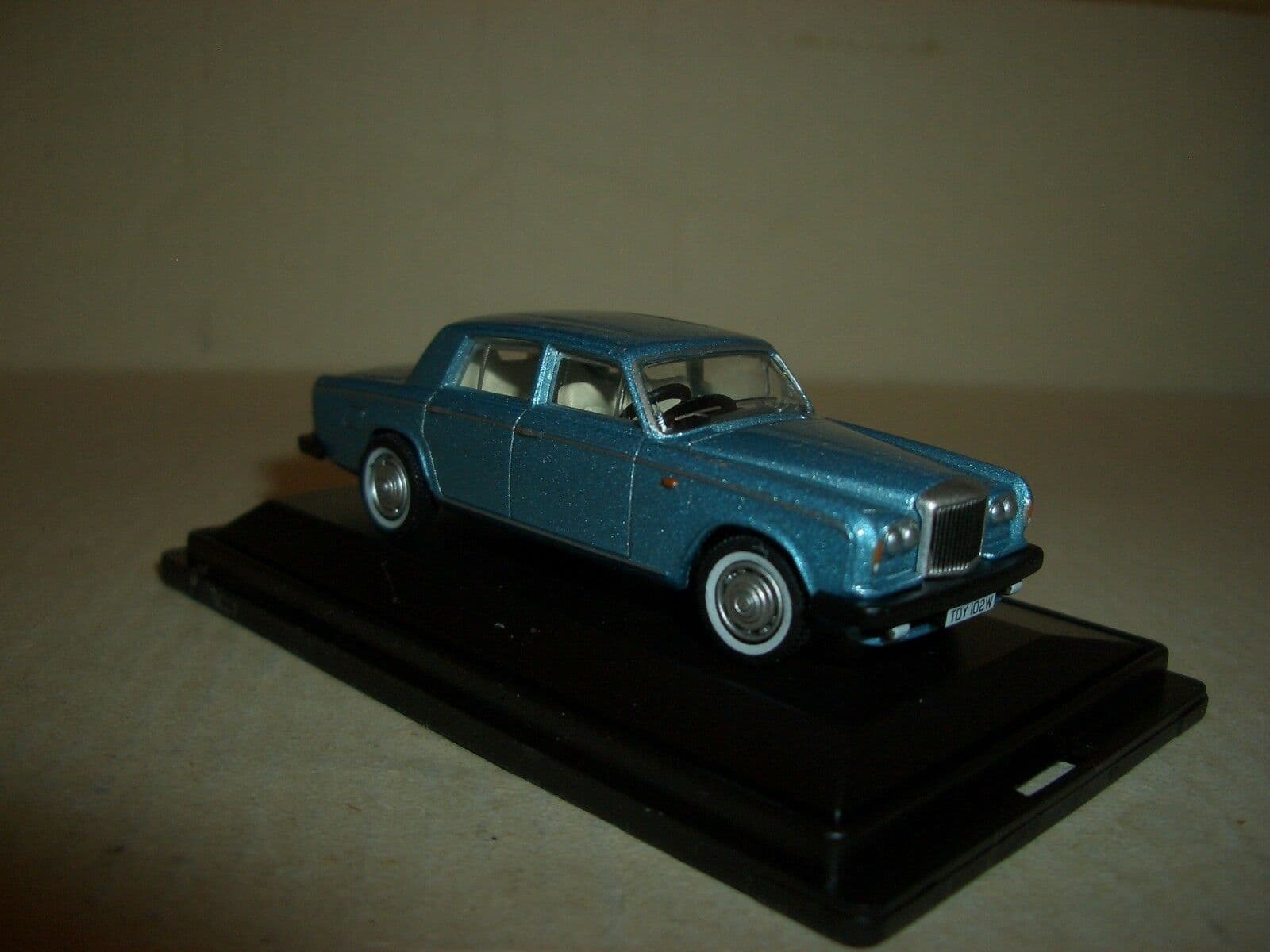 Oxford 76BT2001 BT2001 1/76 OO Scale Bentley T2 Saloon Caribbean Blue