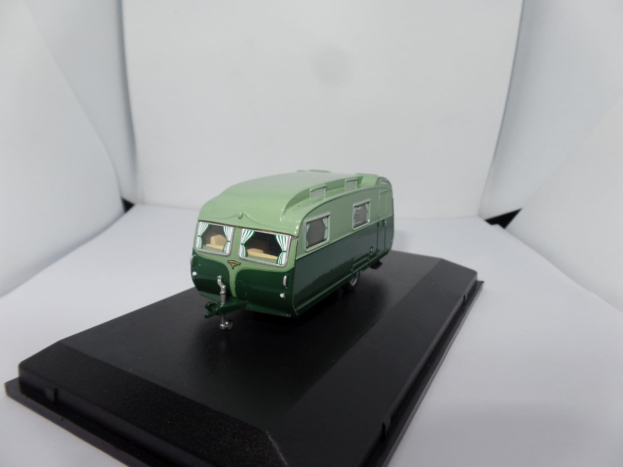 Oxford 76CC003 CC003 1/76 OO Scale Carlight Continental Caravan Dark ...