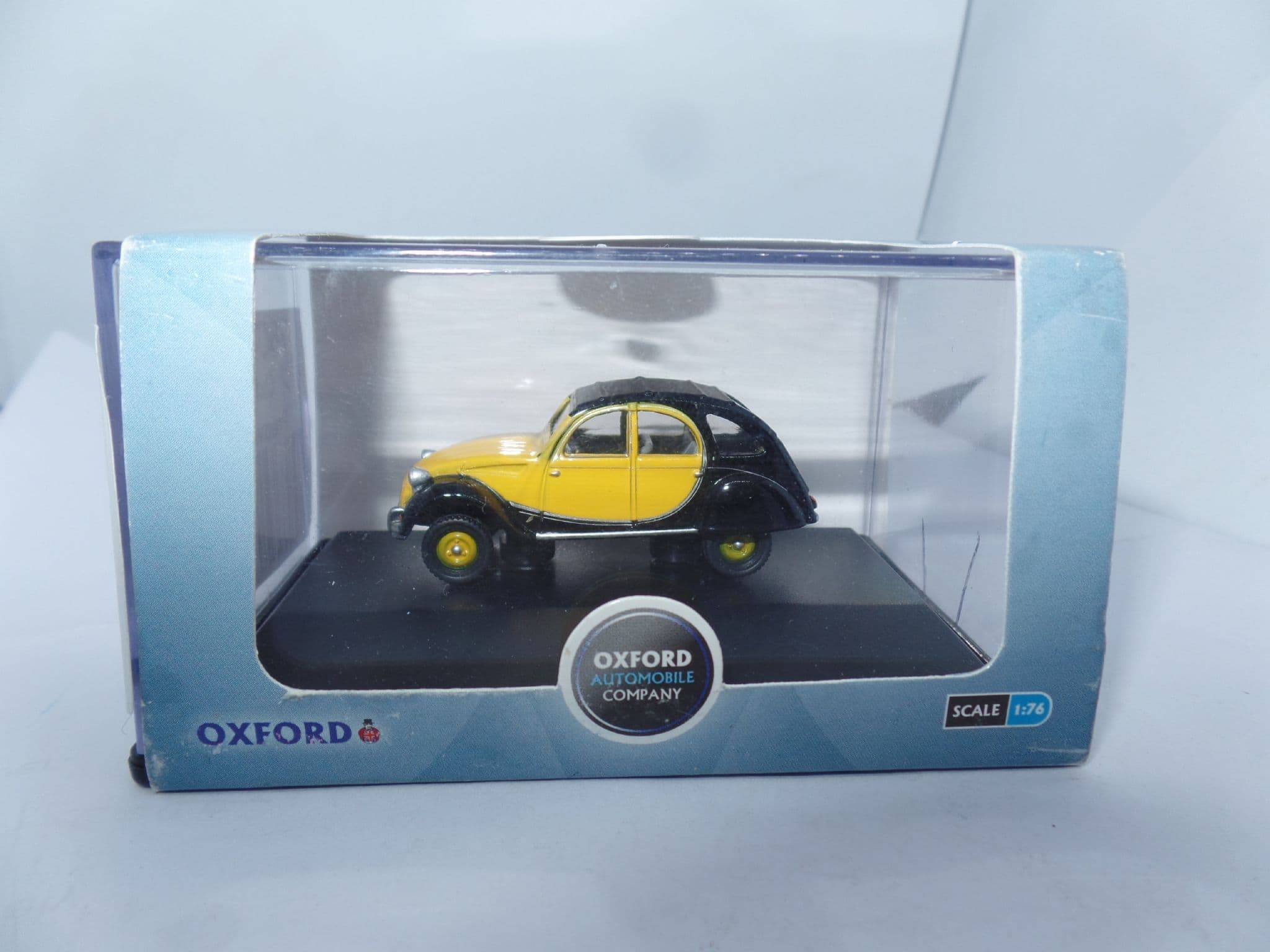 504-028 FX 1/24 シトロエン 2CV 6 Charleston Citroen 2CV Charleston 2CV6 Red Diecast Very Detailed G LGB