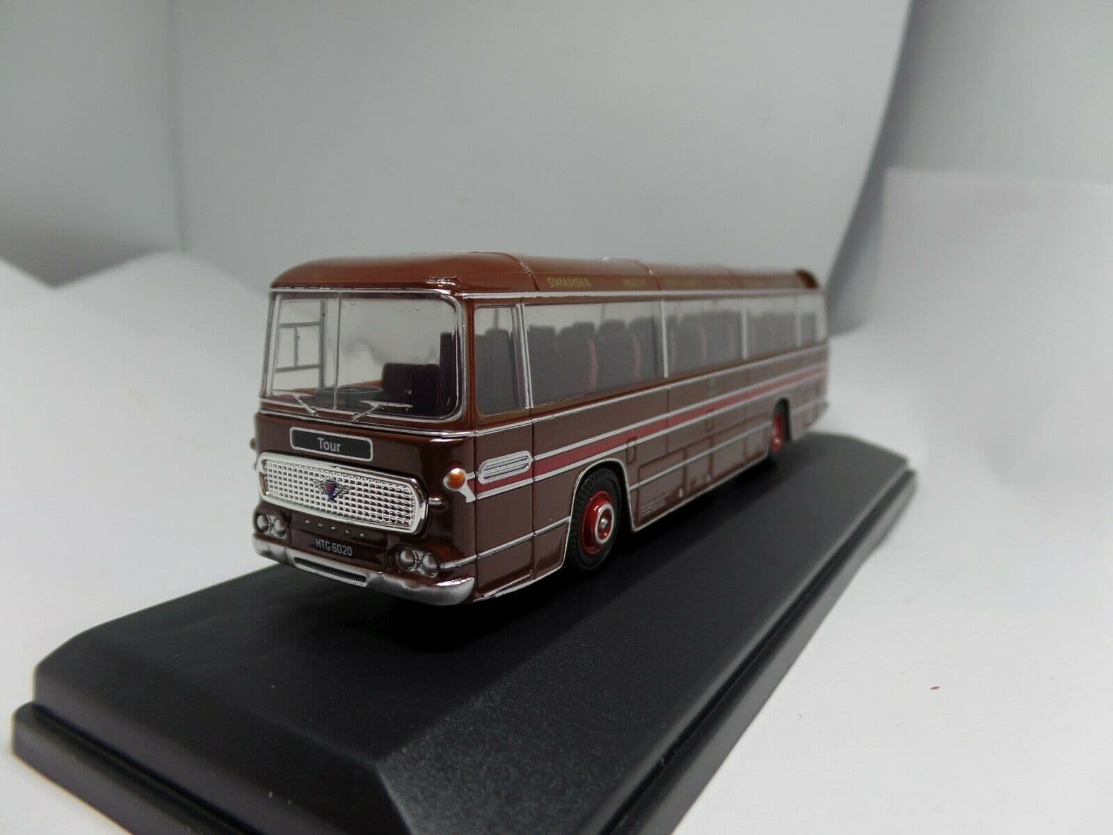 OXFORD 76DC003 DC003 1 76 OO Scale Duple Commander II Coach Neath and ...