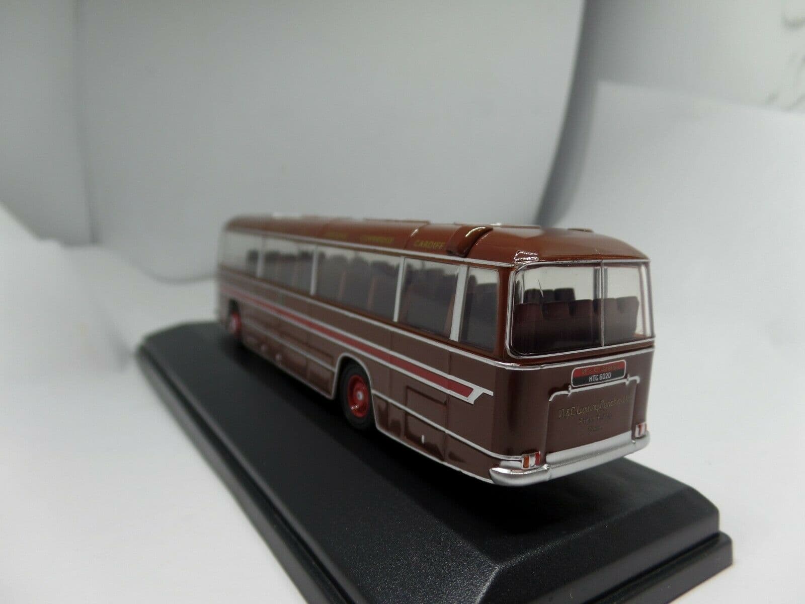 OXFORD 76DC003 DC003 1 76 OO Scale Duple Commander II Coach Neath and ...