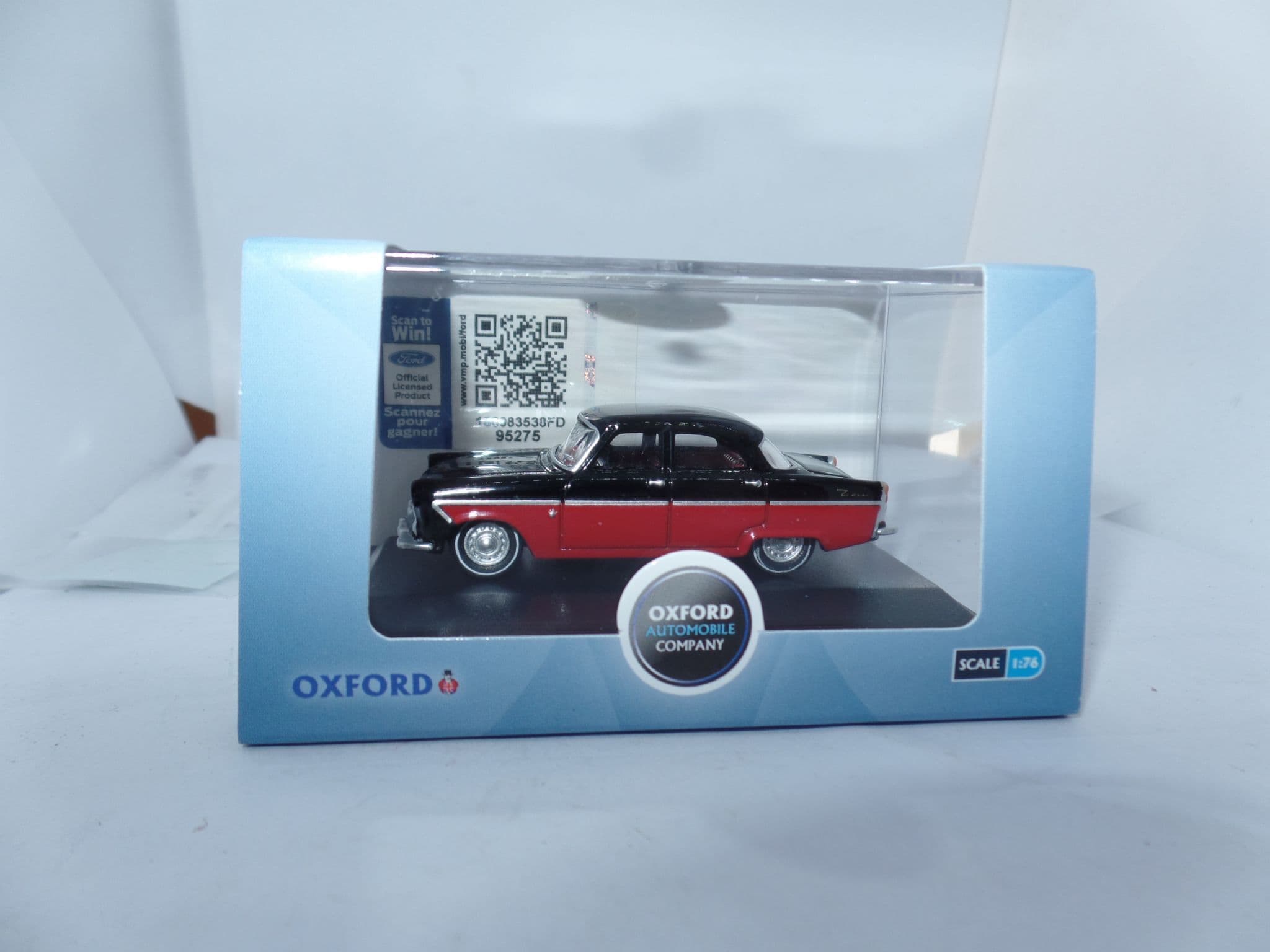 Oxford Diecast 1:76 Red/Gull Grey FB Victor Collectable Model - View #11