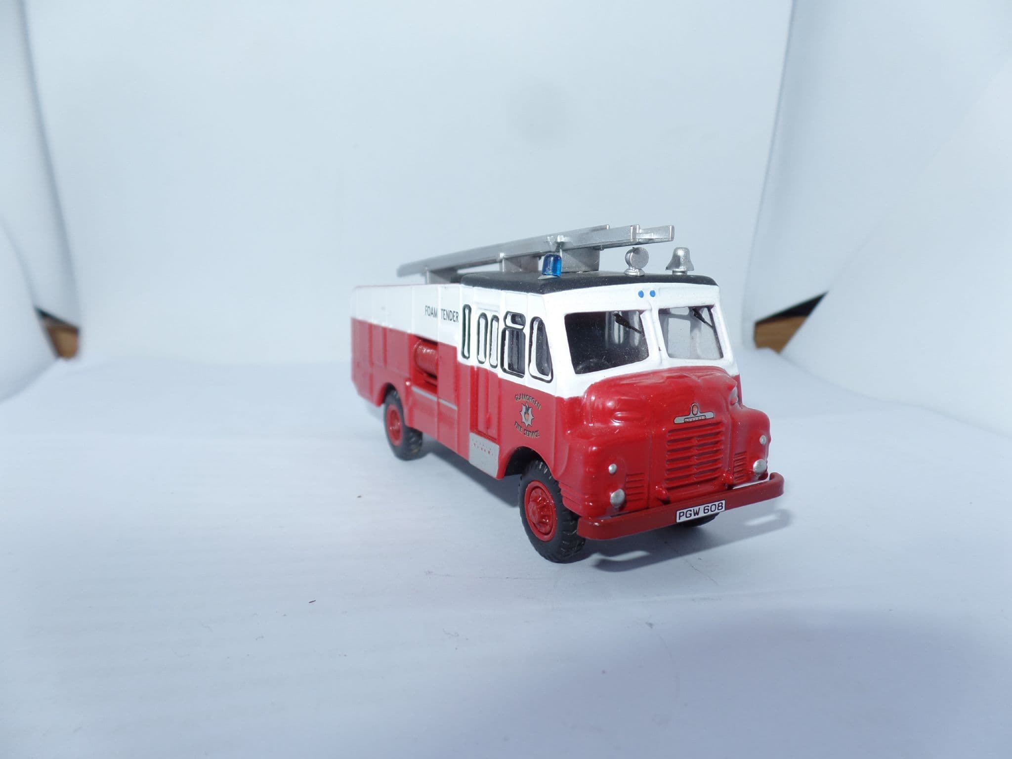 Oxford 76GG002 GG002 1/76 OO Scale Green Goddess Foam Fire Engine ...
