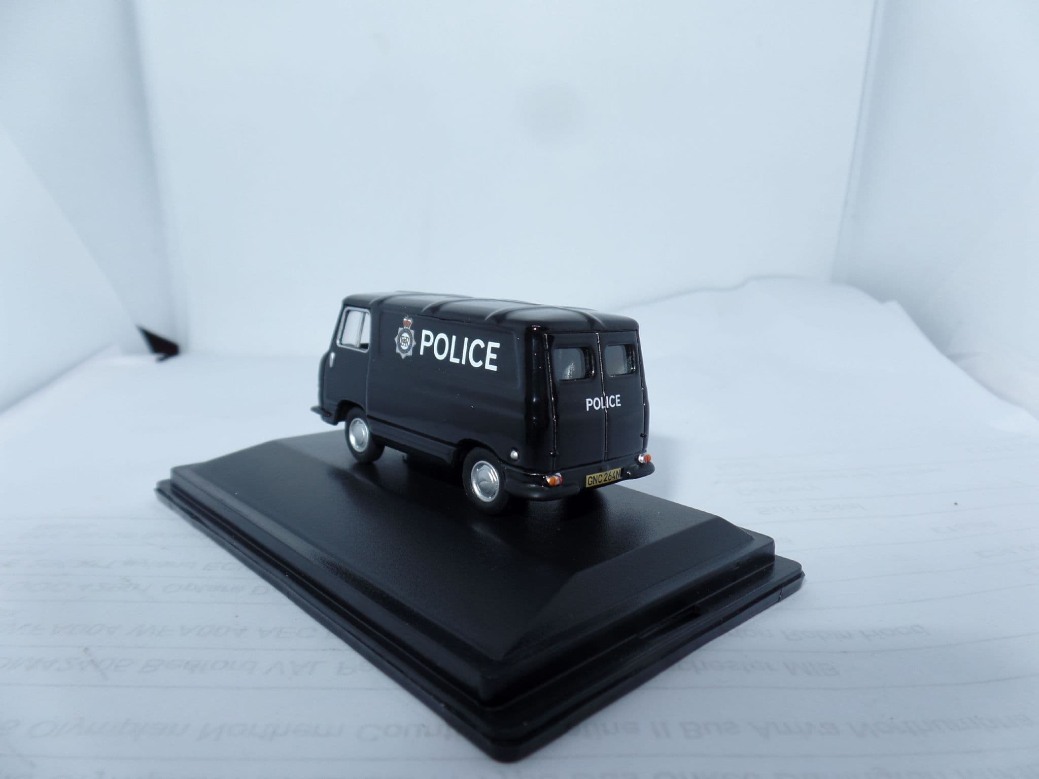Oxford Diecast 1:76 J4 Van Greater Manchester Police