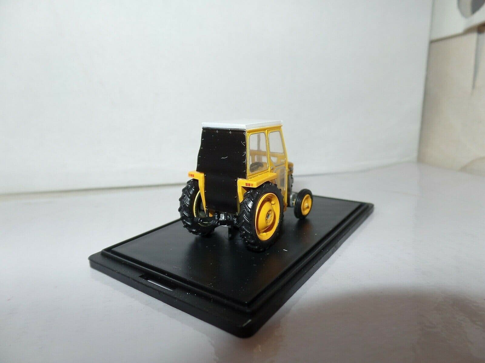 Tracteur Massey Ferguson Jaune Miniature 1:76 Oxford Diecast - Neuf En Boîte - Collection OO